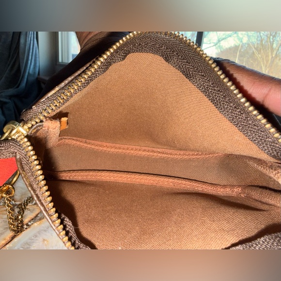 AUTHENTIC LOUIS VUITTON Monogram Evasion Illustré Mini Pochette Accessoires - Picture 9 of 12